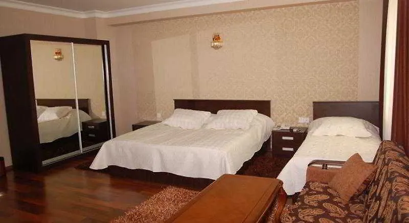 Xudaferin Hotel Bakü